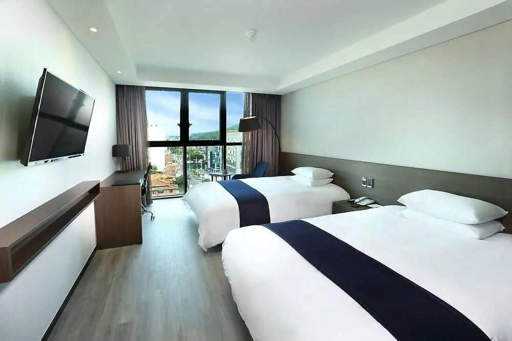 Hotel The One Csedzsu