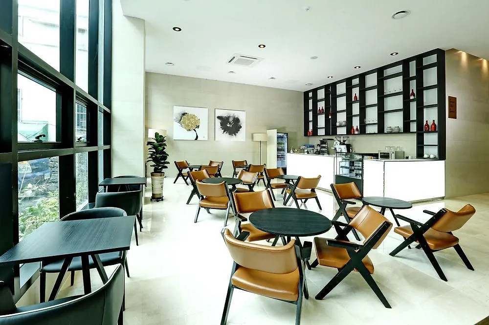 Hotel The One Csedzsu